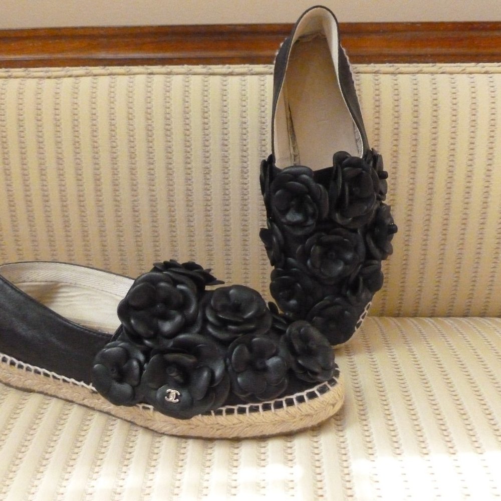 Chanel Leather Camellia CC Logo Espadrilles Flats HOST PICK! - Picture 2 of 8